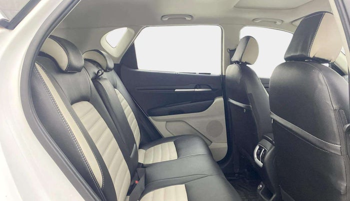 2022 KIA SONET HTX 1.0 IMT, Petrol, Manual, 19,155 km, Right Side Rear Door Cabin