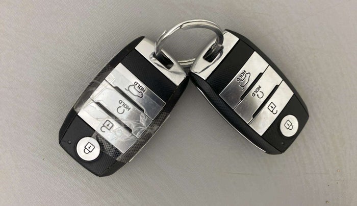 2022 KIA SONET HTX 1.0 IMT, Petrol, Manual, 19,155 km, Key Close Up