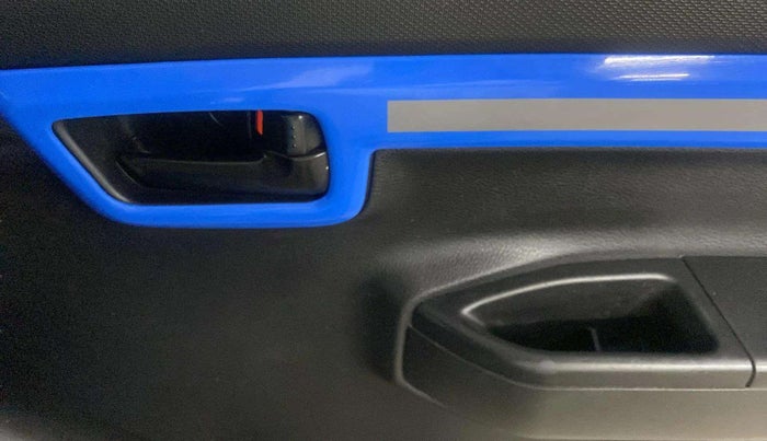 2020 Maruti S PRESSO VXI PLUS AMT, Petrol, Automatic, 27,706 km, Driver Side Door Panels Control