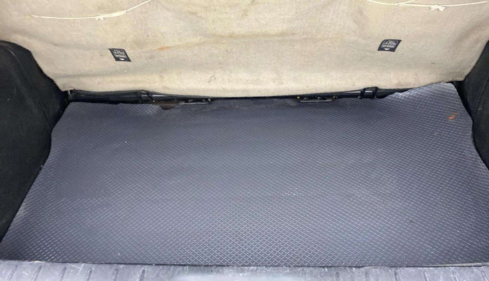 2018 Toyota Etios Liva VX DUAL TONE, Petrol, Manual, 72,449 km, Boot Inside