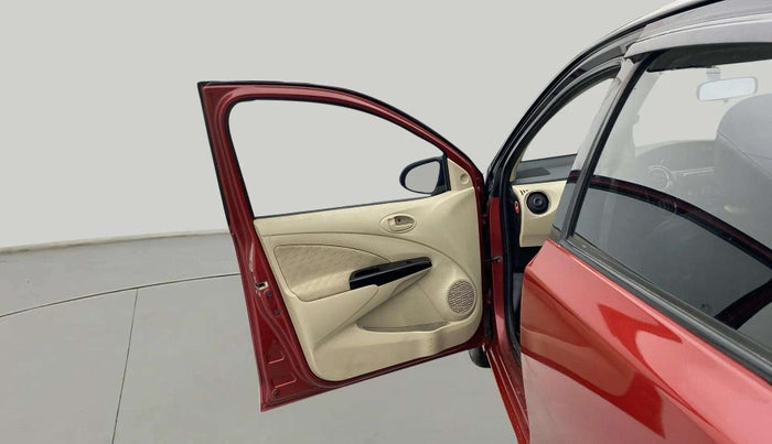 2018 Toyota Etios Liva VX DUAL TONE, Petrol, Manual, 72,449 km, LHS Front Door