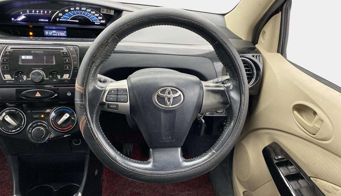 2018 Toyota Etios Liva VX DUAL TONE, Petrol, Manual, 72,449 km, Steering Wheel Close Up