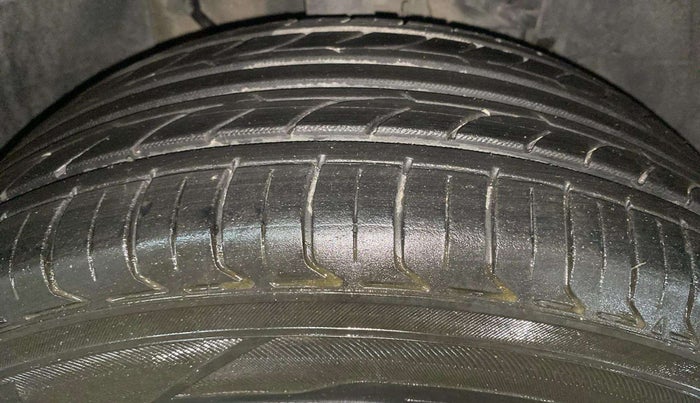 2019 Tata NEXON XMA DIESEL, Diesel, Automatic, 88,114 km, Right Front Tyre Tread