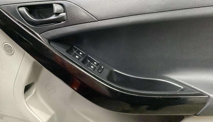 2019 Tata NEXON XMA DIESEL, Diesel, Automatic, 88,114 km, Driver Side Door Panels Control