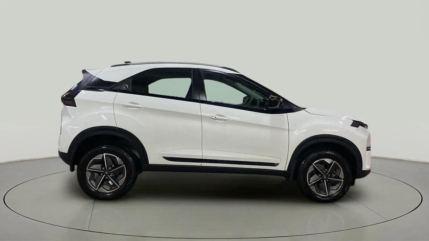 2024 Tata NEXON CREATIVE  AMT 1.2 PETROL, Petrol, Automatic, 5,347 km, Right Side View