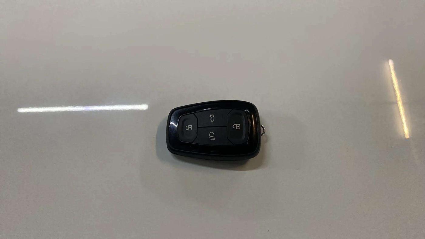 2024 Tata NEXON CREATIVE  AMT 1.2 PETROL, Petrol, Automatic, 5,347 km, Key Close Up