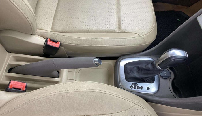 2018 Volkswagen Vento HIGHLINE PLUS 1.2 AT 16 ALLOY, Petrol, Automatic, 91,229 km, Gear Lever