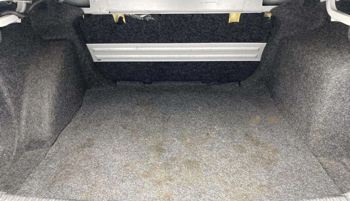 2018 Volkswagen Vento HIGHLINE PLUS 1.2 AT 16 ALLOY, Petrol, Automatic, 91,229 km, Boot Inside