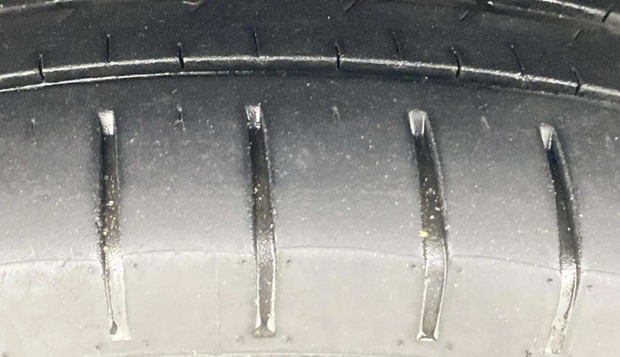 2017 Maruti Baleno ZETA CVT PETROL 1.2, Petrol, Automatic, 30,195 km, Left Front Tyre Tread