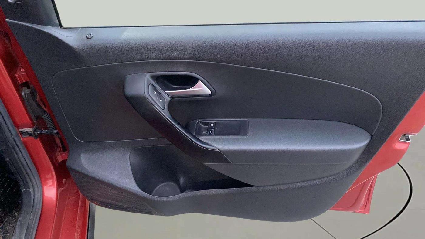 2020 Volkswagen Polo TRENDLINE 1.0L, Petrol, Manual, 41,541 km, Driver Side Door Panels Control