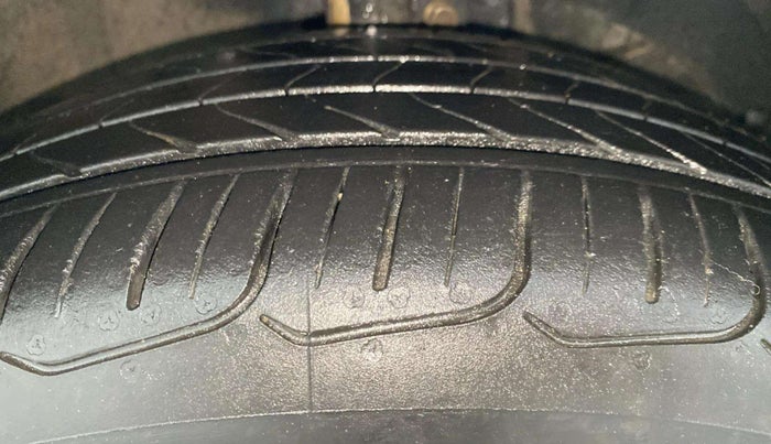 2019 Maruti Baleno ZETA CVT PETROL 1.2, Petrol, Automatic, 86,919 km, Right Front Tyre Tread
