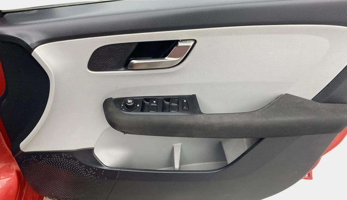 2020 Tata ALTROZ XZ PETROL, Petrol, Manual, 35,037 km, Driver Side Door Panels Control