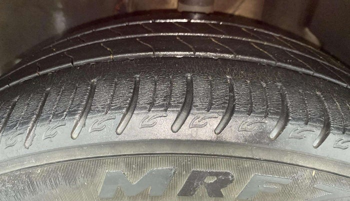 2020 Tata ALTROZ XZ PETROL, Petrol, Manual, 35,037 km, Left Front Tyre Tread