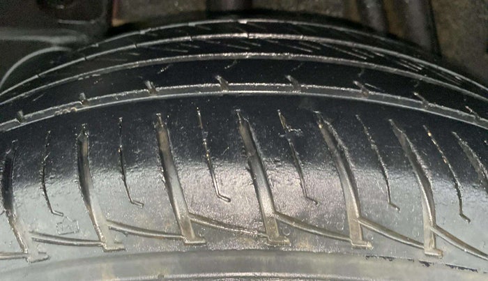 2019 Renault Duster RXS CVT, Petrol, Automatic, 44,798 km, Right Rear Tyre Tread