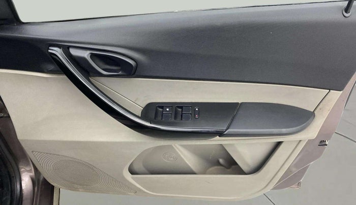 2018 Tata Tiago XT PETROL, Petrol, Manual, 35,609 km, Driver Side Door Panels Control