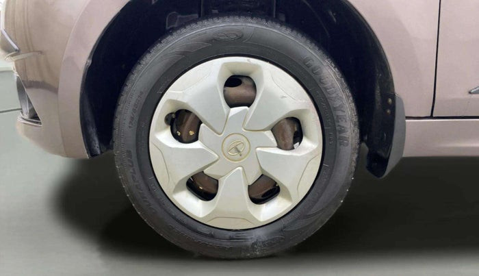 2018 Tata Tiago XT PETROL, Petrol, Manual, 35,609 km, Left Front Wheel