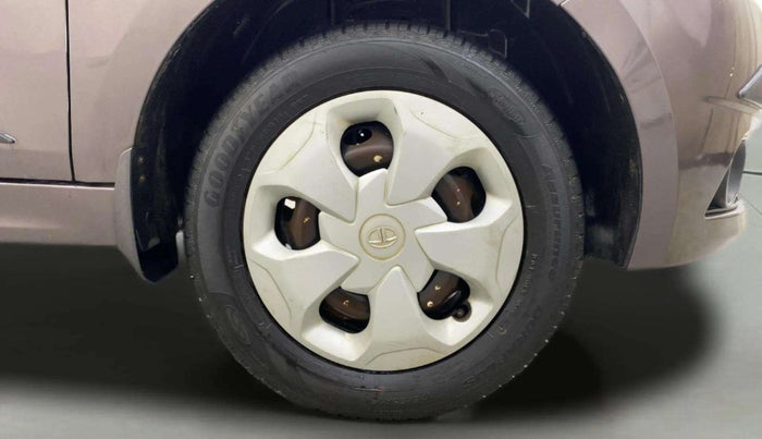 2018 Tata Tiago XT PETROL, Petrol, Manual, 35,609 km, Right Front Wheel
