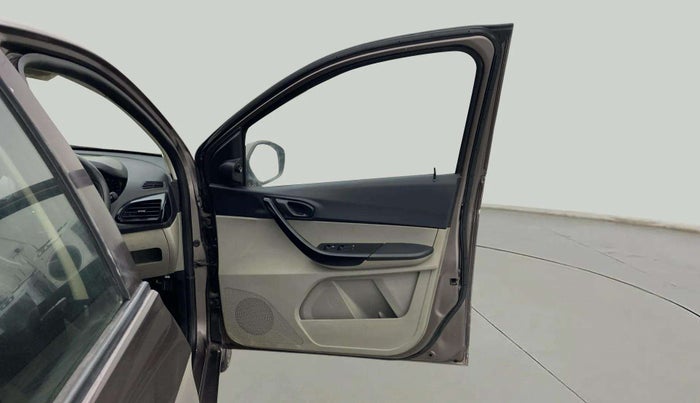 2018 Tata Tiago XT PETROL, Petrol, Manual, 35,609 km, RHS Front Door