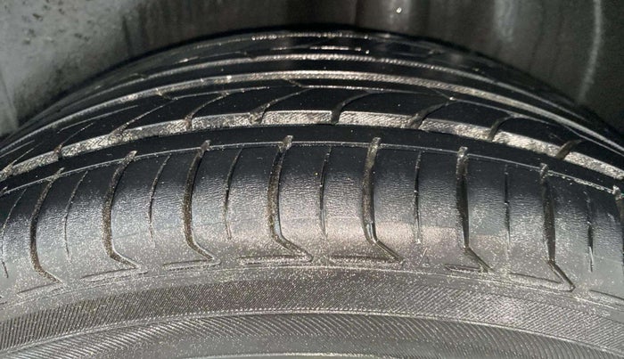 2021 Volkswagen Polo HIGHLINE PLUS 1.0, Petrol, Manual, 46,367 km, Left Rear Tyre Tread