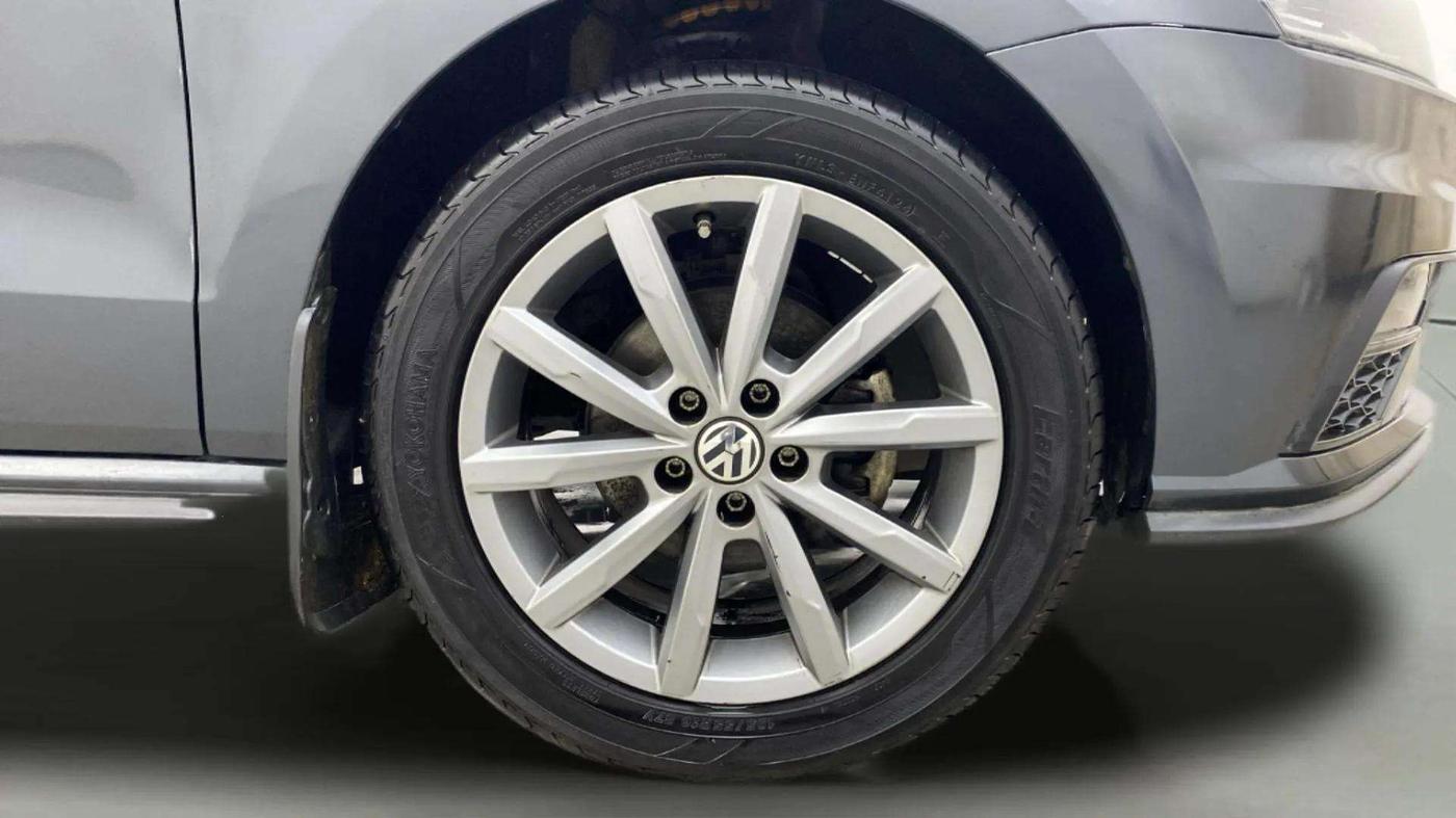 2021 Volkswagen Polo HIGHLINE PLUS 1.0, Petrol, Manual, 46,367 km, Right Front Wheel
