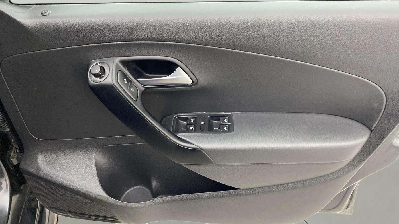2021 Volkswagen Polo HIGHLINE PLUS 1.0, Petrol, Manual, 46,367 km, Driver Side Door Panels Control