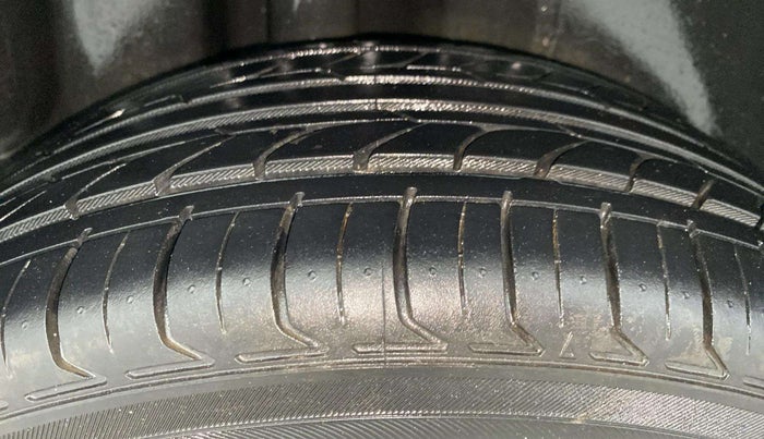 2021 Volkswagen Polo HIGHLINE PLUS 1.0, Petrol, Manual, 46,367 km, Right Rear Tyre Tread