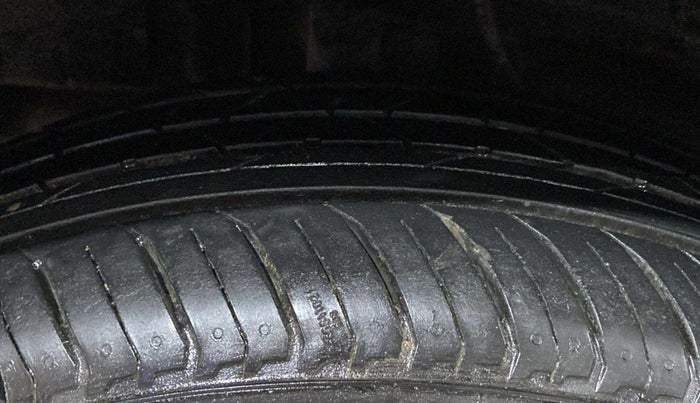 2018 Tata NEXON XT PETROL, Petrol, Manual, 33,424 km, Right Rear Tyre Tread