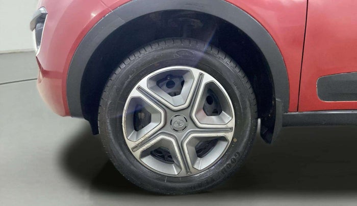 2018 Tata NEXON XT PETROL, Petrol, Manual, 33,424 km, Left Front Wheel