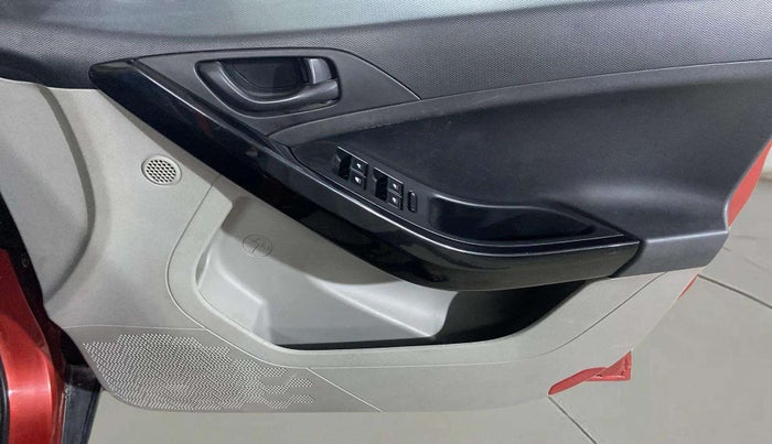 2018 Tata NEXON XT PETROL, Petrol, Manual, 33,424 km, Driver Side Door Panels Control