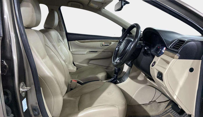 2019 Maruti Ciaz ALPHA  AT 1.5 SHVS PETROL, Petrol, Automatic, 65,834 km, Right Side Front Door Cabin