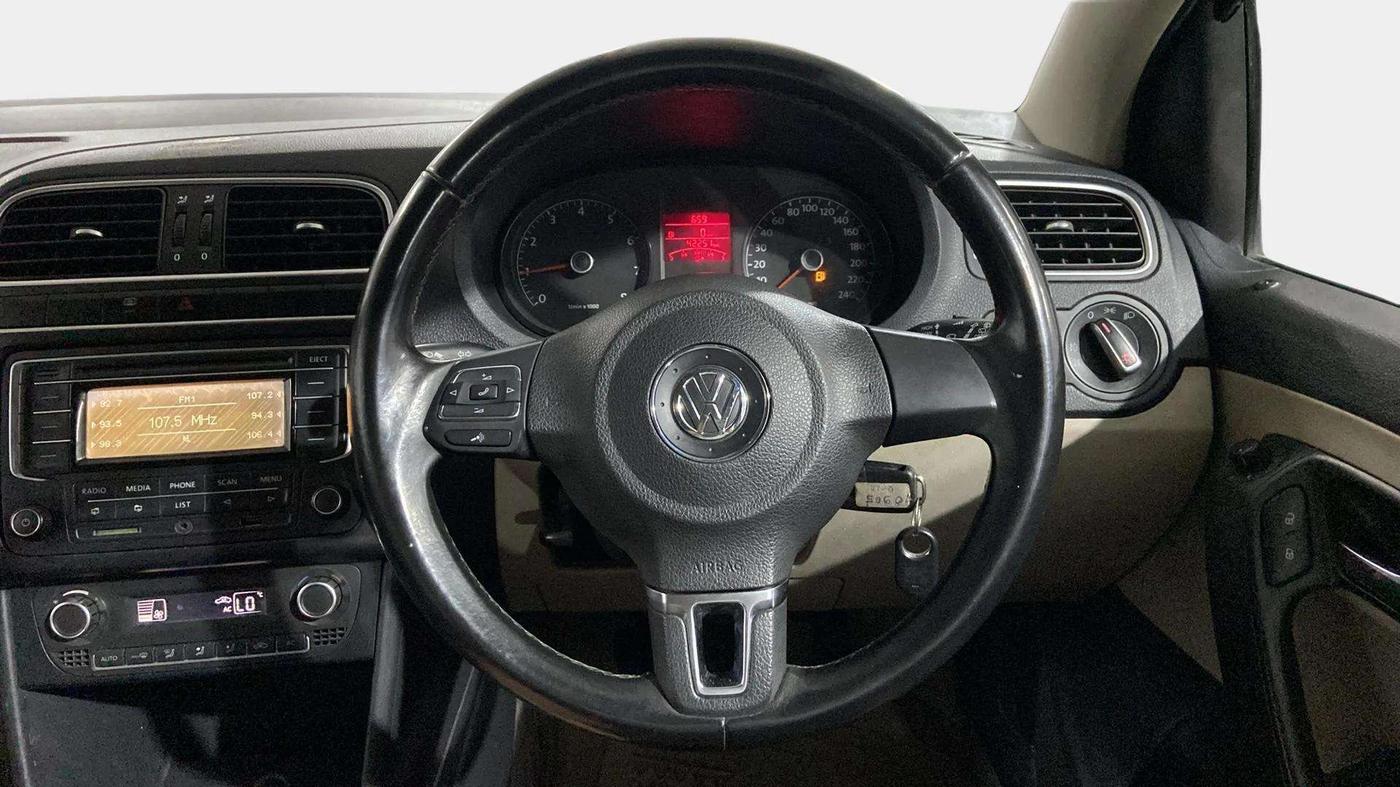2013 Volkswagen Polo HIGHLINE1.2L, Petrol, Manual, 42,163 km, Steering Wheel Close Up