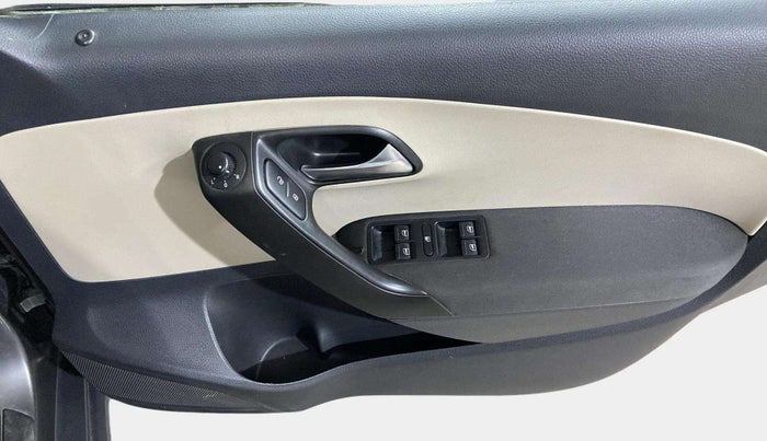 2013 Volkswagen Polo HIGHLINE1.2L, Petrol, Manual, 42,200 km, Driver Side Door Panels Control