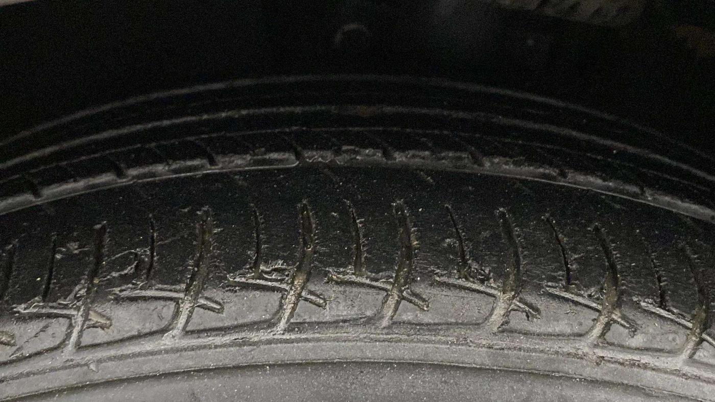 2018 Volkswagen Vento 1.2 TSI HIGHLINE PLUS AT, Petrol, Automatic, 84,102 km, Left Front Tyre Tread