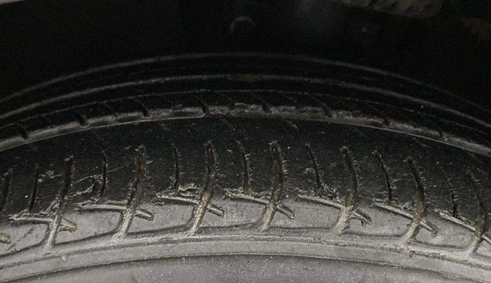 2018 Volkswagen Vento 1.2 TSI HIGHLINE PLUS AT, Petrol, Automatic, 84,213 km, Left Front Tyre Tread