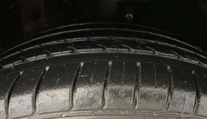 2018 Volkswagen Vento 1.2 TSI HIGHLINE PLUS AT, Petrol, Automatic, 84,213 km, Right Front Tyre Tread