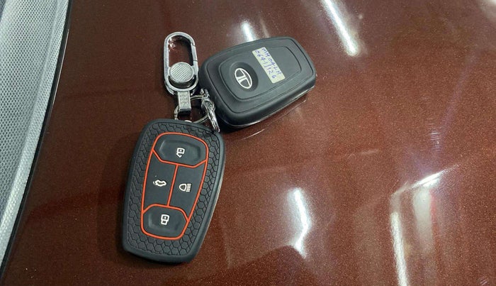 2022 Tata TIGOR XZ PLUS CNG, CNG, Manual, 23,992 km, Key Close Up