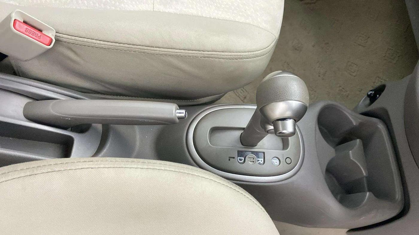 2014 Nissan Micra XV CVT, Petrol, Automatic, 76,310 km, Gear Lever