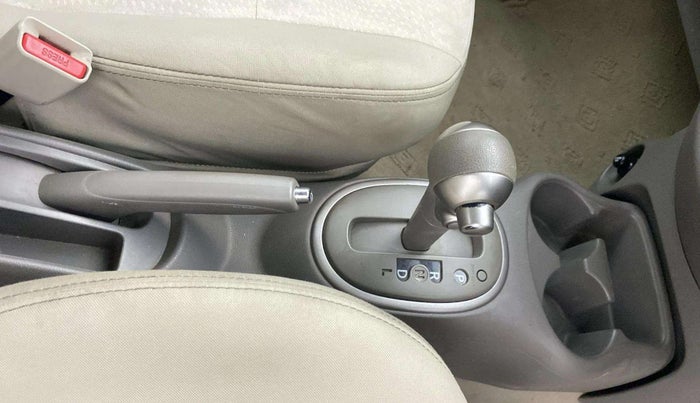 2014 Nissan Micra XV CVT, Petrol, Automatic, 76,310 km, Gear Lever
