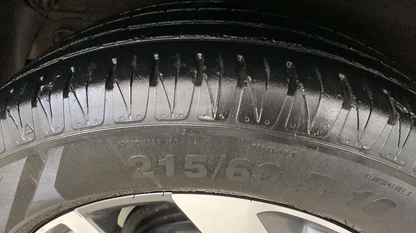 2021 KIA SONET GTX PLUS 1.5 AT, Diesel, Automatic, 61,204 km, Left Front Tyre Tread
