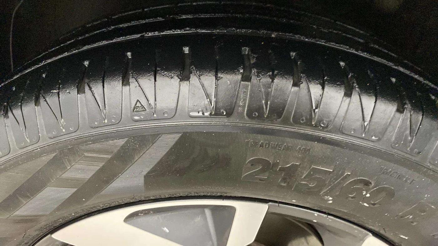 2021 KIA SONET GTX PLUS 1.5 AT, Diesel, Automatic, 61,204 km, Left Rear Tyre Tread