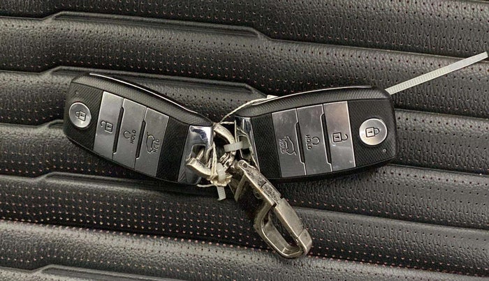 2021 KIA SONET GTX PLUS 1.5 AT, Diesel, Automatic, 61,204 km, Key Close Up