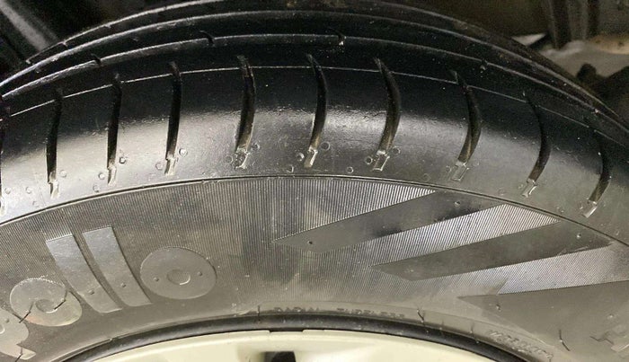 2018 Maruti Swift VXI AMT, Petrol, Automatic, 90,587 km, Left Front Tyre Tread