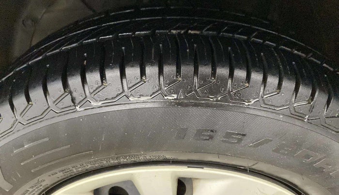 2018 Maruti Swift VXI AMT, Petrol, Automatic, 90,587 km, Left Rear Tyre Tread