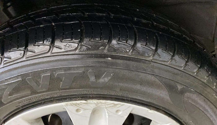 2013 Honda Brio S MT, Petrol, Manual, 28,572 km, Left Front Tyre Tread
