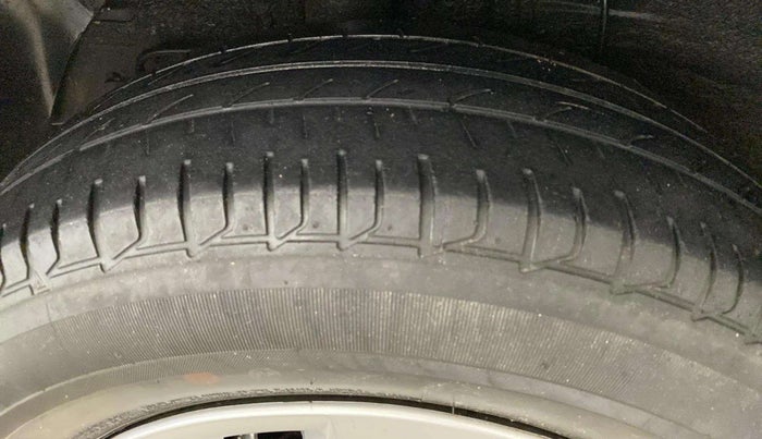 2017 Hyundai Elite i20 SPORTZ 1.2, Petrol, Manual, 36,010 km, Left Front Tyre Tread