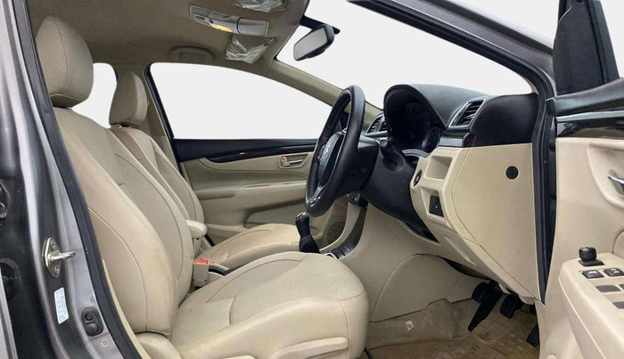 2018 Maruti Ciaz ZETA 1.4  MT PETROL, Petrol, Manual, 25,176 km, Right Side Front Door Cabin