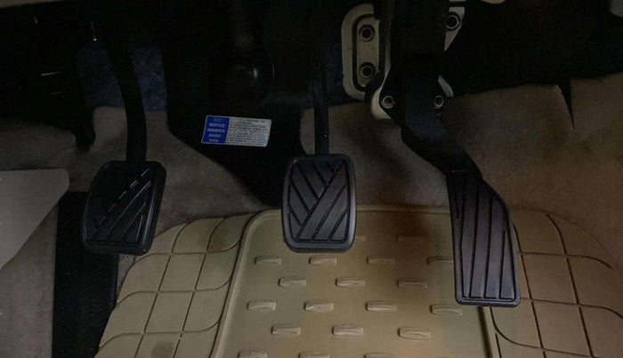 2018 Maruti Ciaz ZETA 1.4  MT PETROL, Petrol, Manual, 25,176 km, Pedals
