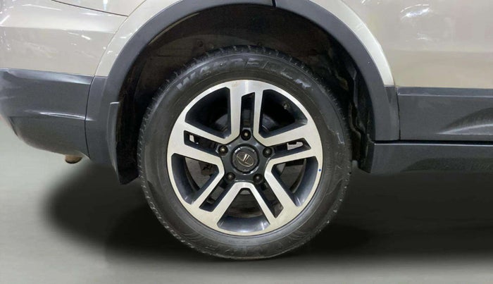 2017 Tata Hexa XTA 4X2 7 STR, Diesel, Automatic, 60,002 km, Right Rear Wheel