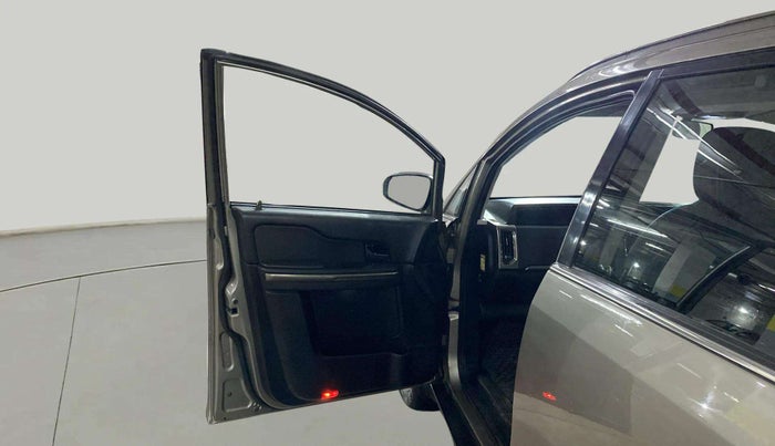 2017 Tata Hexa XTA 4X2 7 STR, Diesel, Automatic, 60,002 km, LHS Front Door