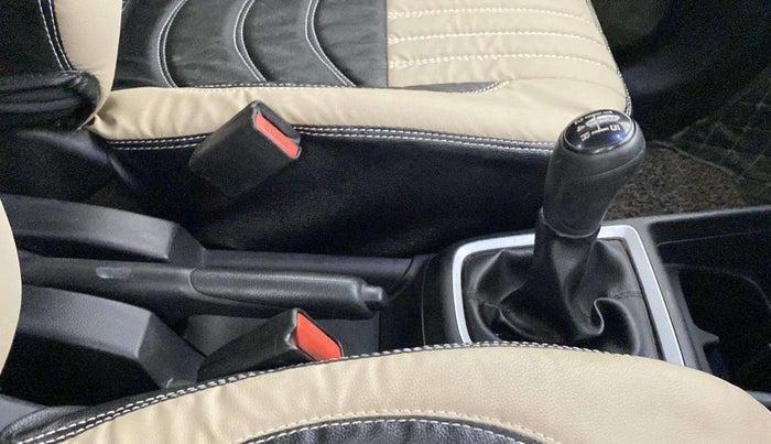 2019 Maruti Swift LXI, CNG, Manual, 83,518 km, Gear Lever